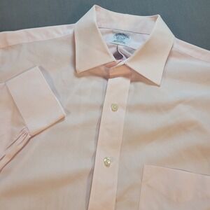 Brooks Brothers Men Dress Shirt Size 16.5/33 Pink Regent Fit Non Iron Classic